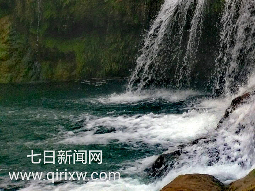 壮丽奇观虎跳峡